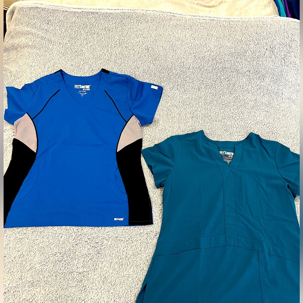 Scrub tops: Grey’s Anatomy, blue and teal, size large